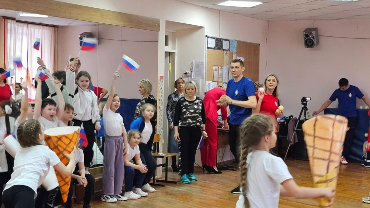 В рамках Года семьи в ТОГАОУ «Мичуринский лицей» прошло спортивное мероприятие «Богатырская сила моей семьи».